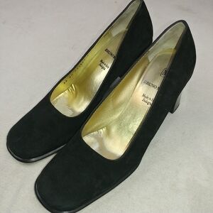 Bruno Magli Pump Heel Wmn 8.5 AA Black Suede Slip